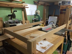 The rails are all fit into the feet.